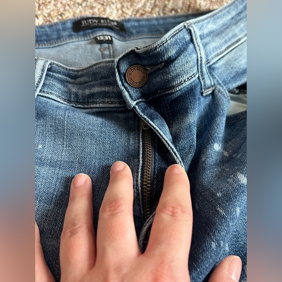 Judy Blue Women’s Boyfriend Fit Distressed Stretch Comfort Jeans Size 13/31 - Picture 7 of 13